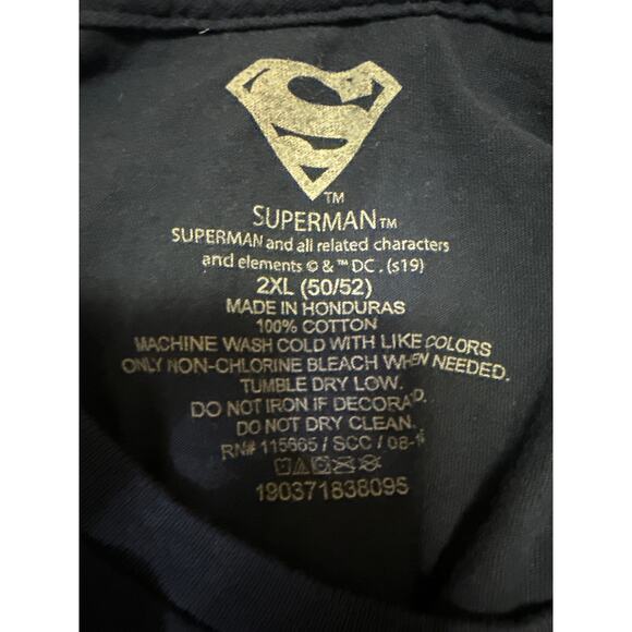 DC Comics Superman Blue Glow In The Dark Logo Graphic Tee T-Shirt Top Size 2XL - Picture 4 of 4